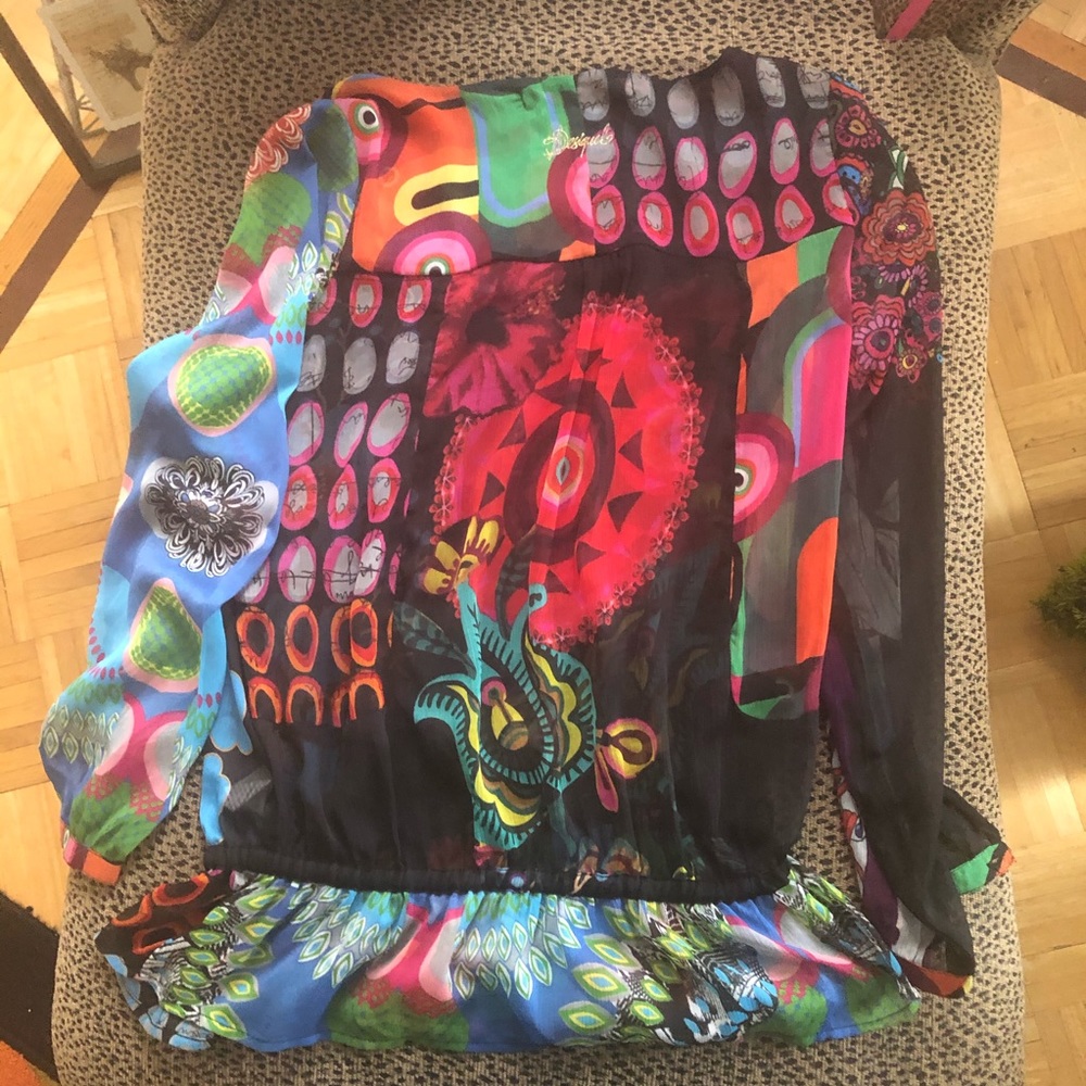 Beautiful shear blouse Desigual